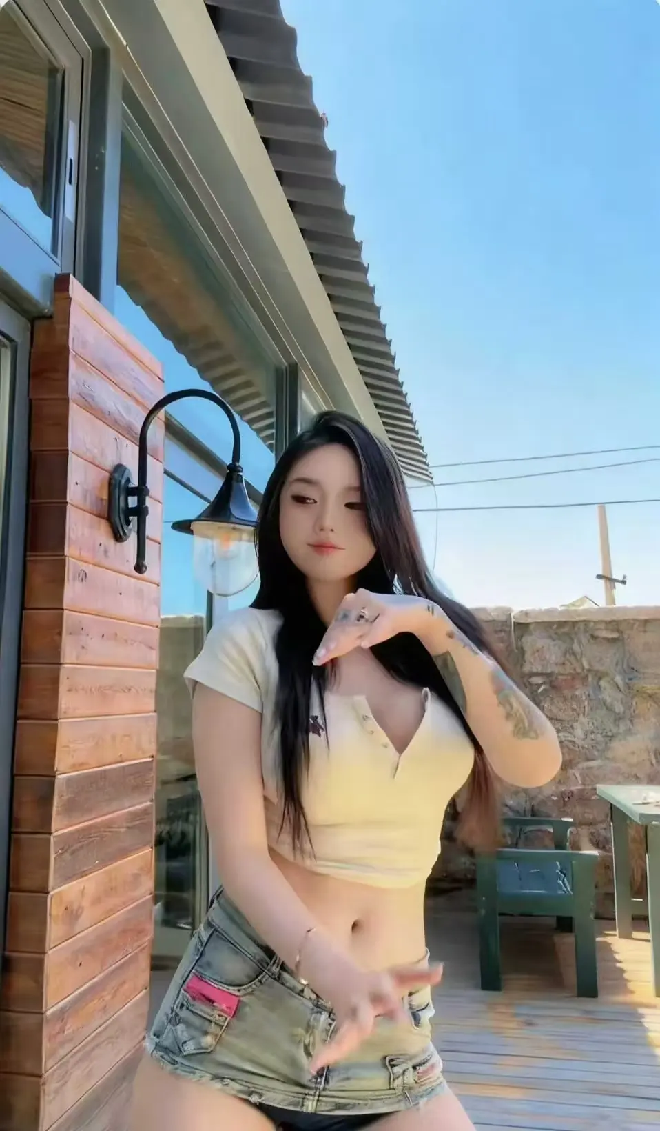 《Meena 成美男》高清全集中文版未删减免费在线看-资源全面开放获取无广告网盘便捷备份-一次看遍Meena 成美男全集