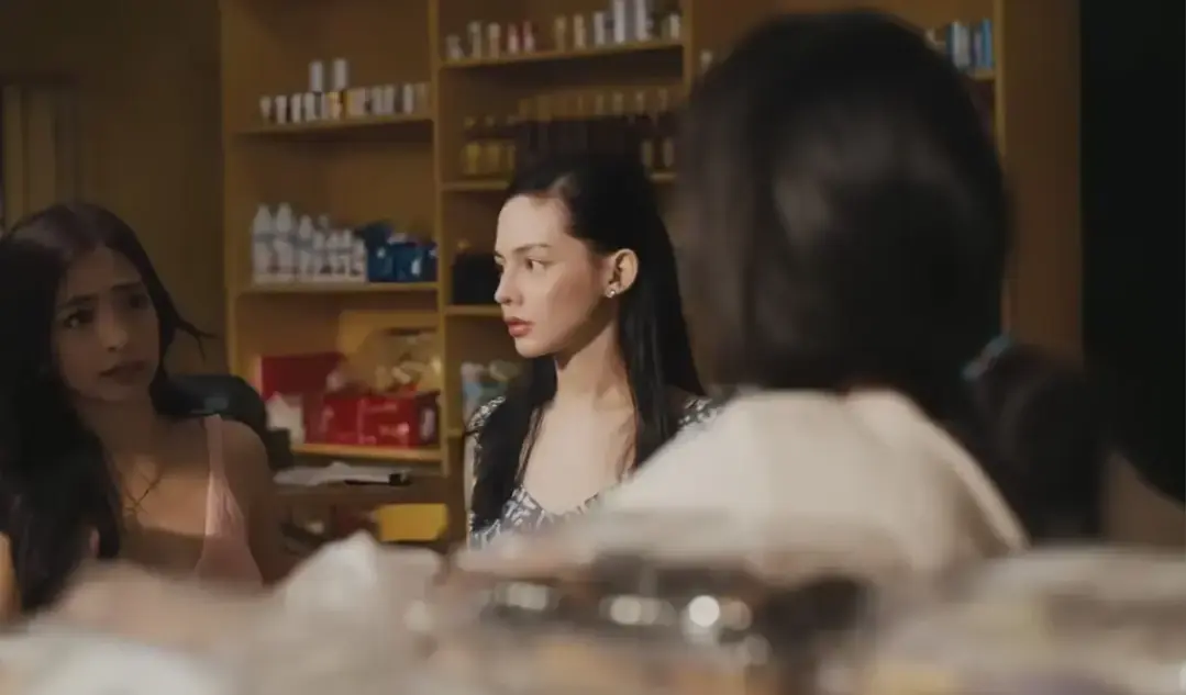 《奶油馅饼》2026菲律宾电影-安杰尔卡斯特罗剧情惊悚反转-蓝光超清完整版在线观看-奶油馅饼4K无删减免费下载